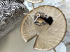 Decorative leaf-shaped table small table for sale in Sitia - gold accent natural design, coffee table available in sitia 